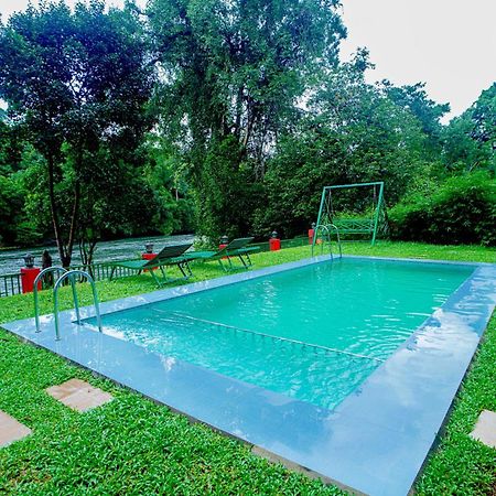 Falcon Riverview Resorts Kuttampuzha ภายนอก รูปภาพ