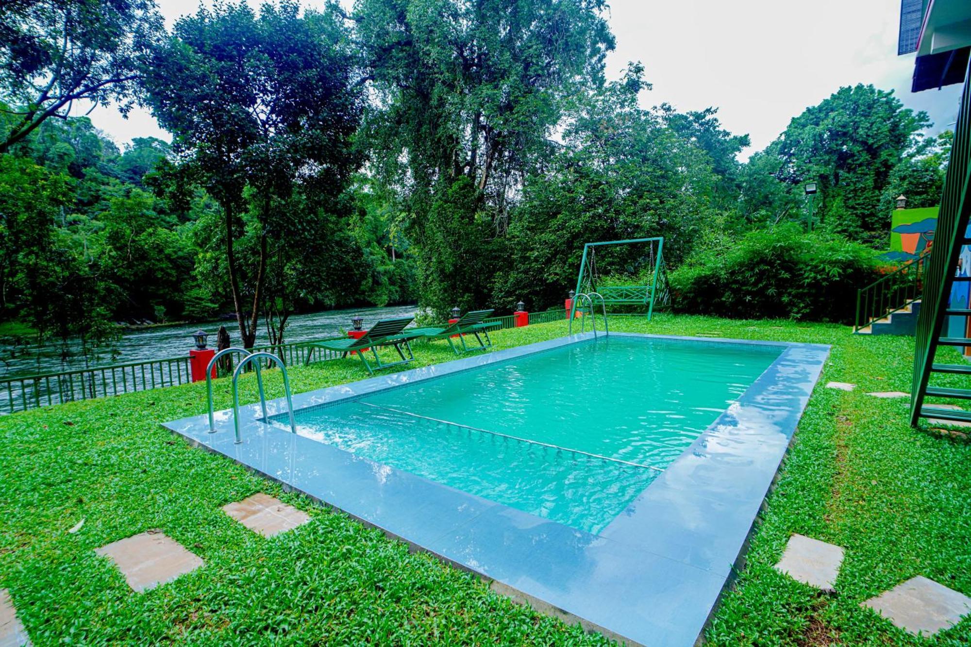 Falcon Riverview Resorts Kuttampuzha ภายนอก รูปภาพ