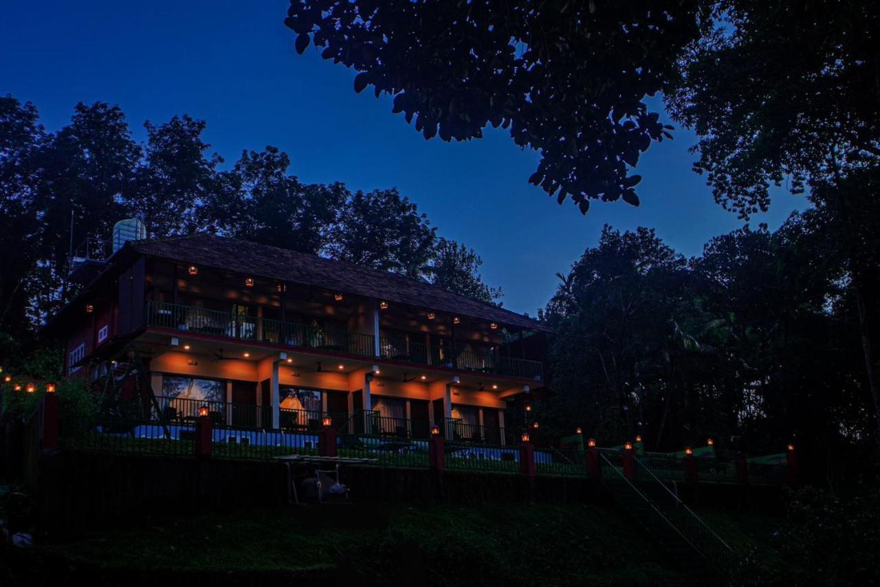 Falcon Riverview Resorts Kuttampuzha ภายนอก รูปภาพ