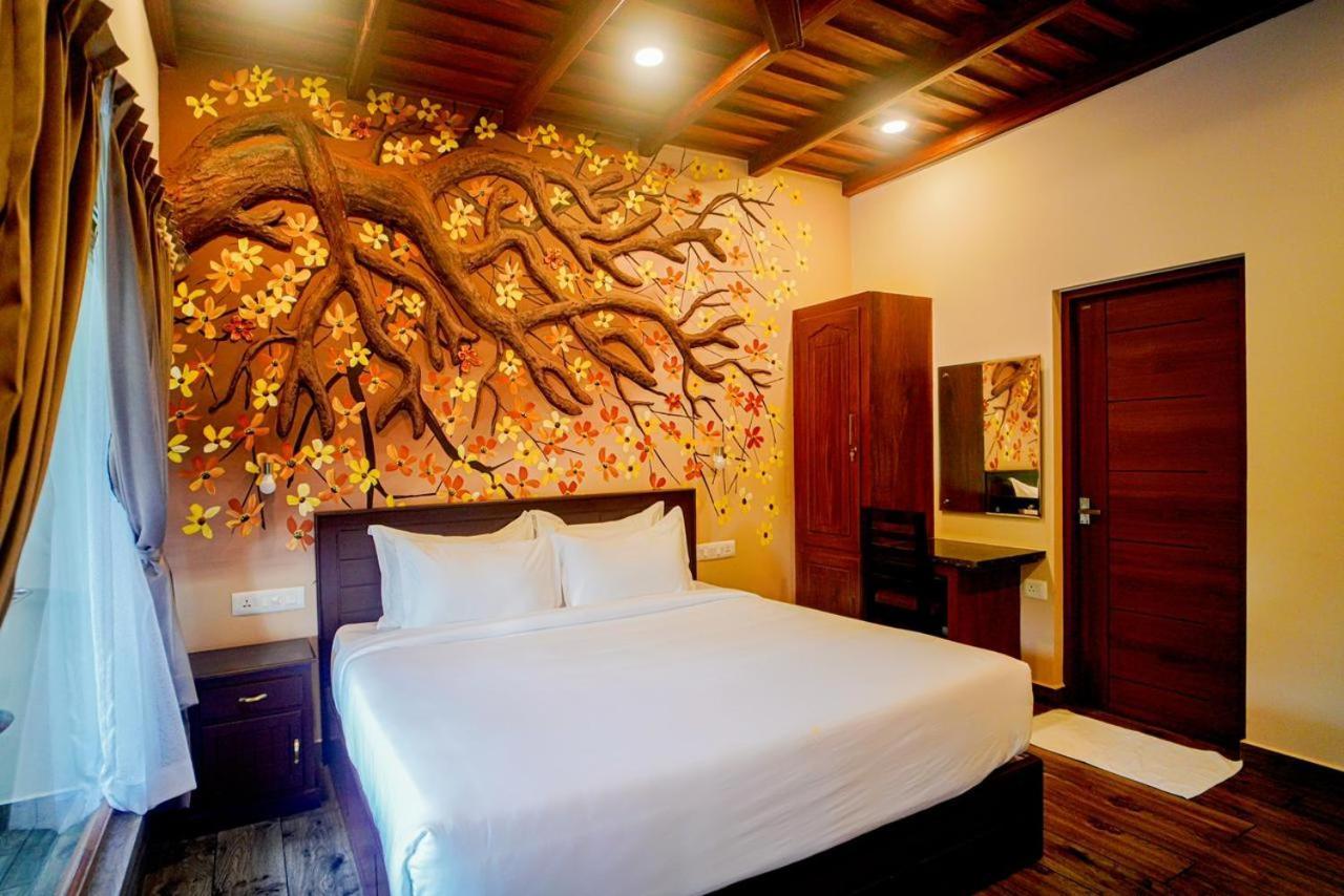 Falcon Riverview Resorts Kuttampuzha ภายนอก รูปภาพ