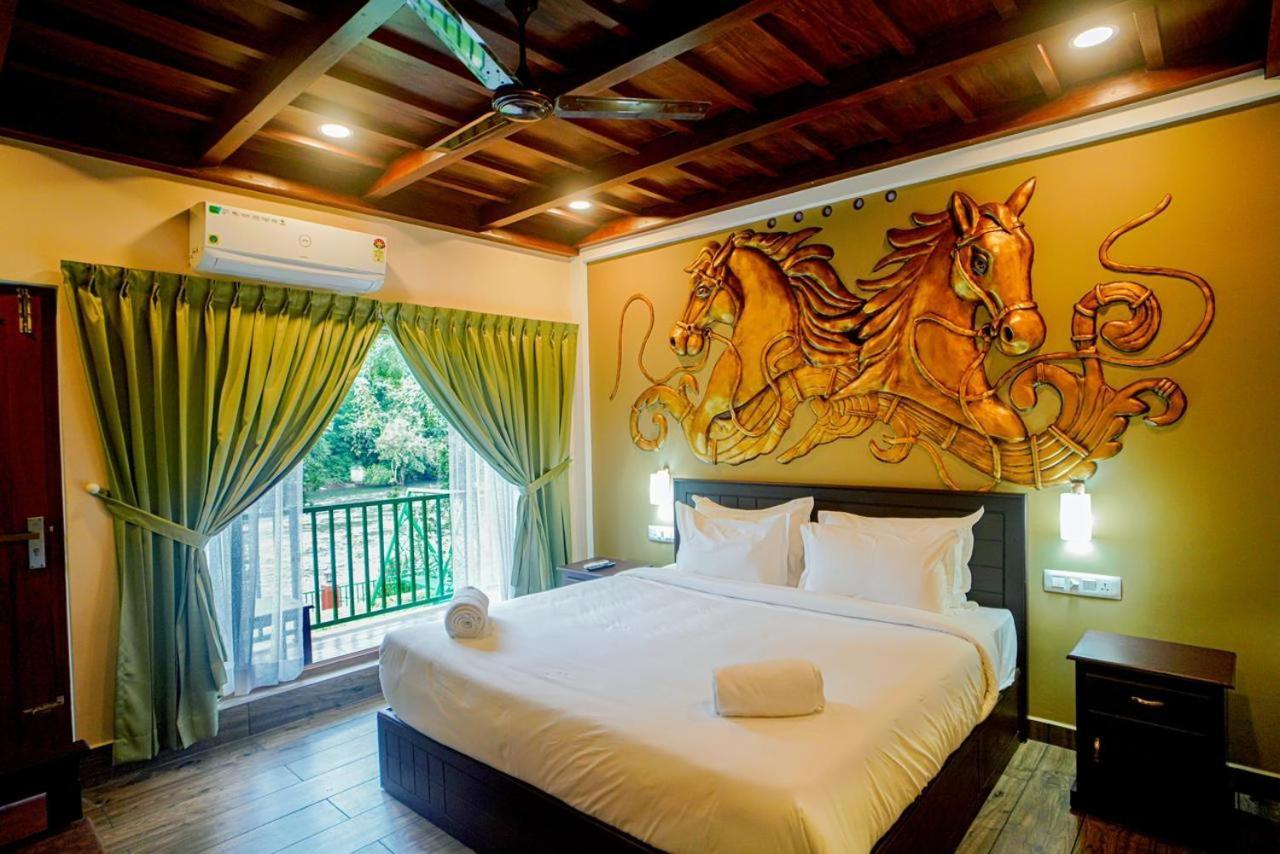 Falcon Riverview Resorts Kuttampuzha ภายนอก รูปภาพ