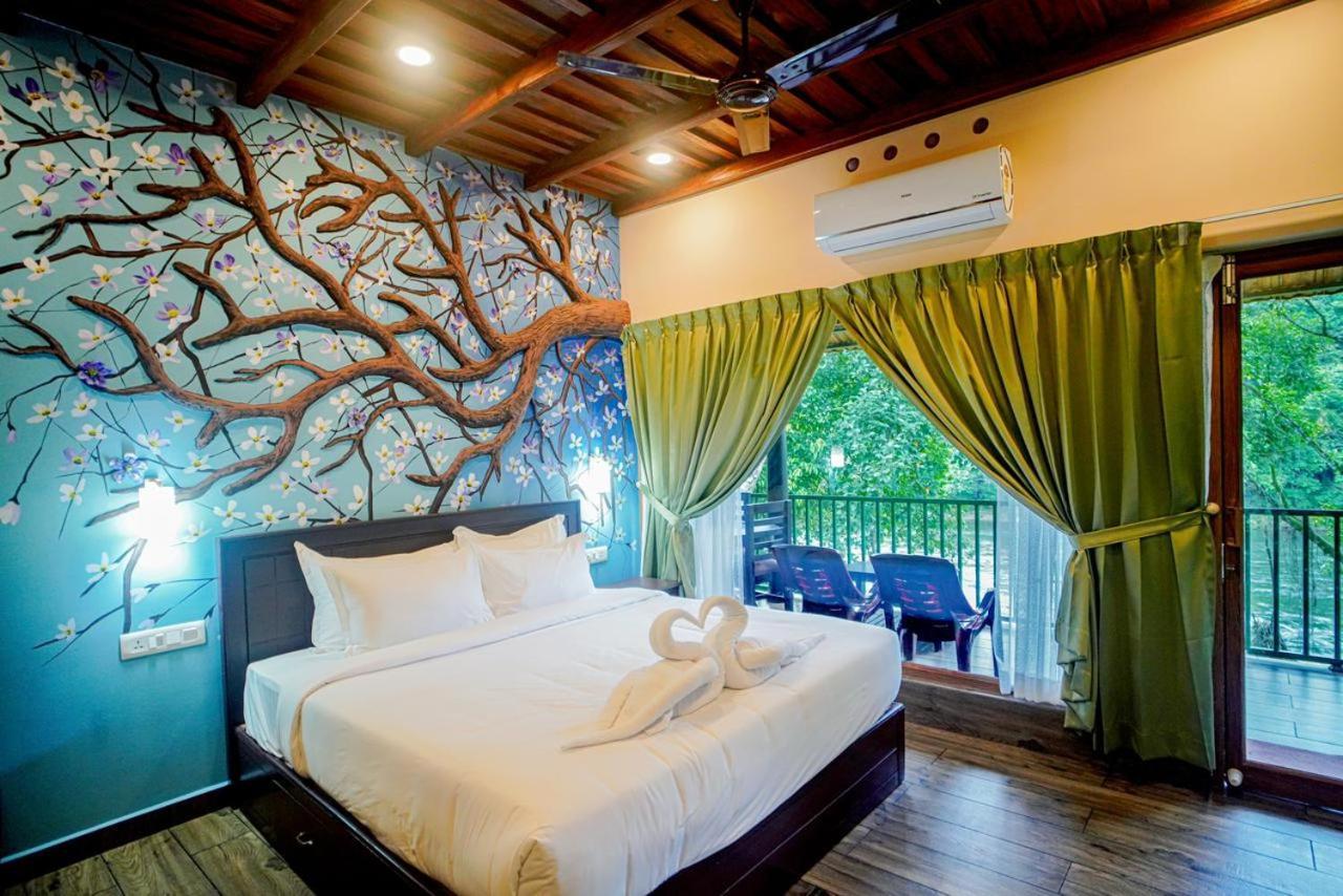 Falcon Riverview Resorts Kuttampuzha ภายนอก รูปภาพ