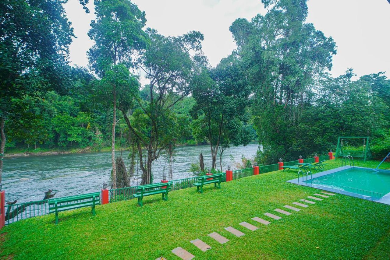 Falcon Riverview Resorts Kuttampuzha ภายนอก รูปภาพ