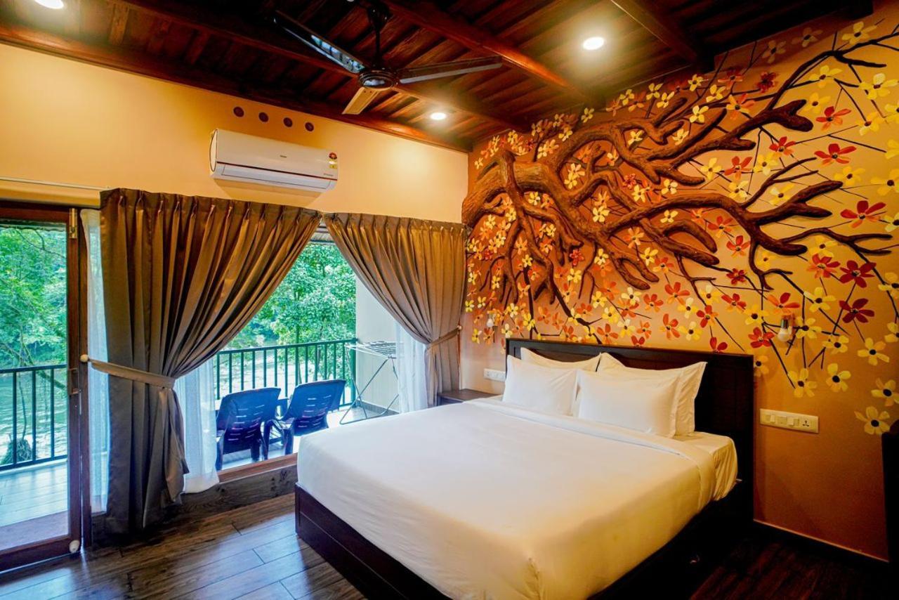 Falcon Riverview Resorts Kuttampuzha ภายนอก รูปภาพ